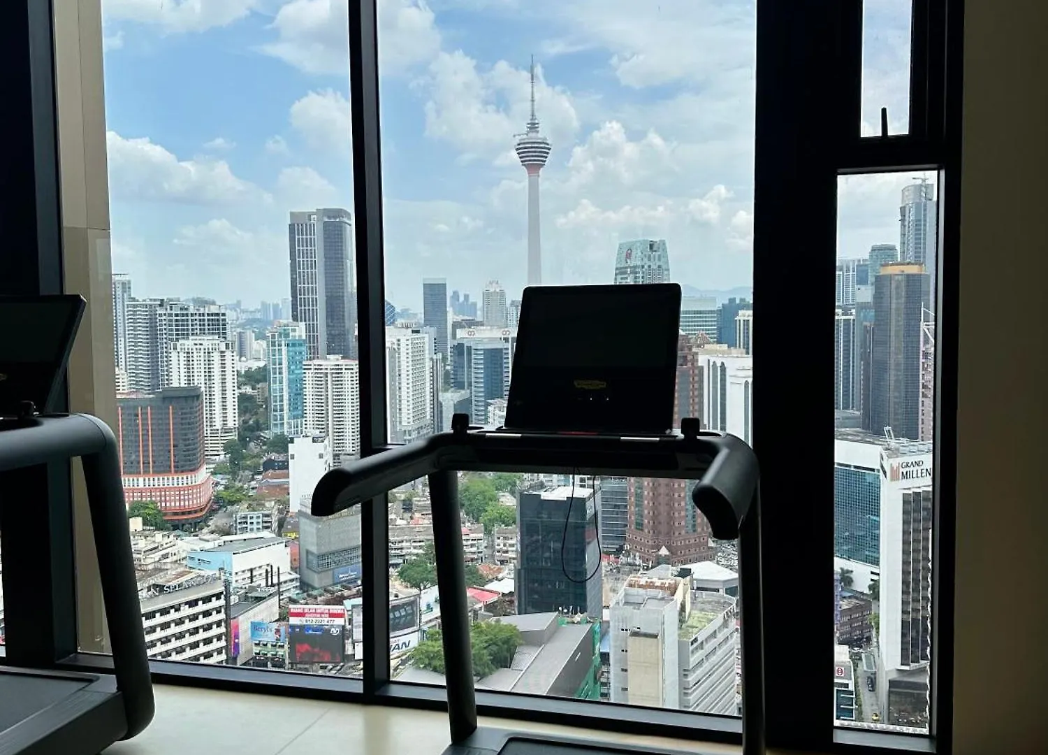 Axon Suites Infinity Pool Kuala Lumpur Apartment